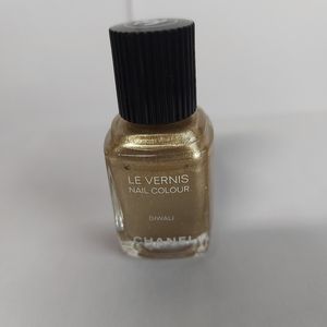 Chanel Nail polish Diwali color